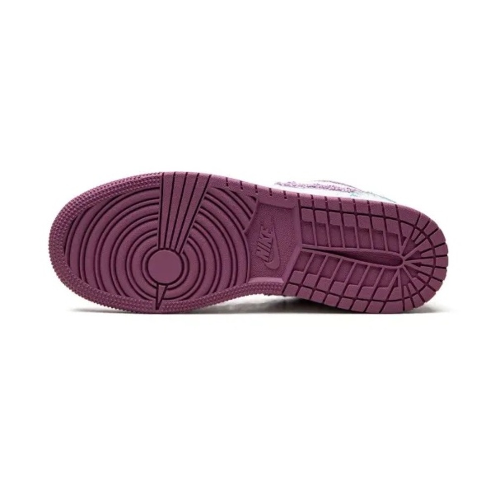 Nike Kids White and Pink Sneakers - Picture 3 of 6